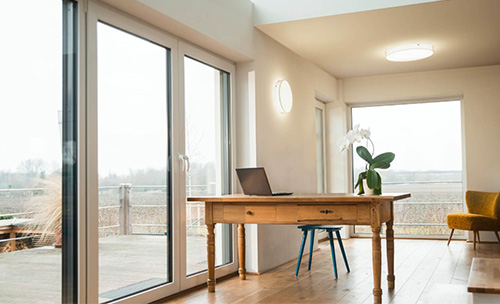 Svietidlá a osvetlenie pre nízke miestnosti 