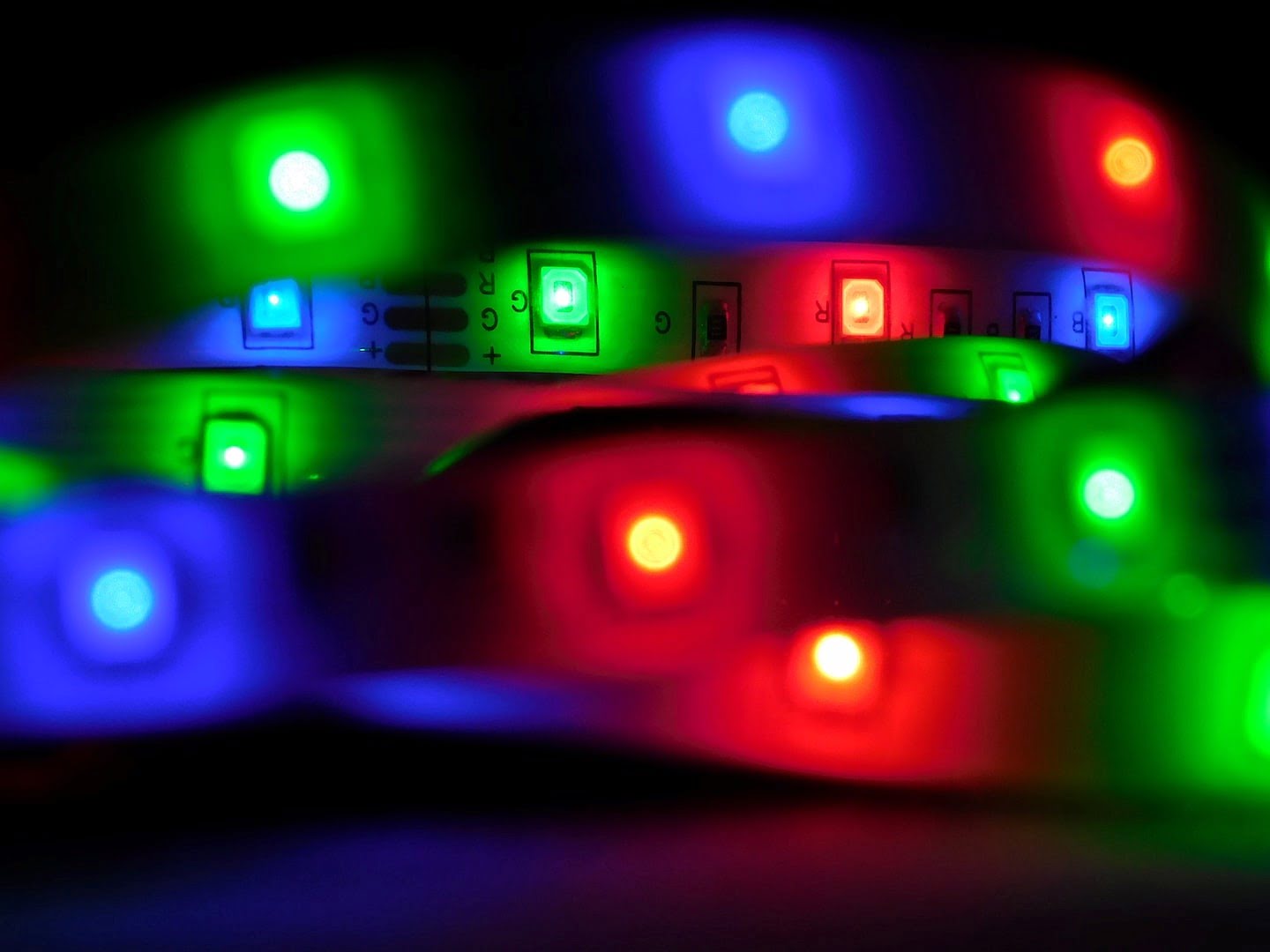 Prečo LED pás bliká?