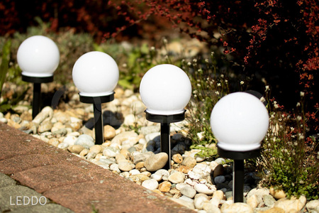 Solárna guľa LED záhradná lampa poháňaná bielou guľou 10 cm 6500K Cold