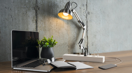 Inteligentný predlžovací napájací pásik 3 zásuvky EÚ 2x USB C 2x USB A SMART+ WiFi Ledvance