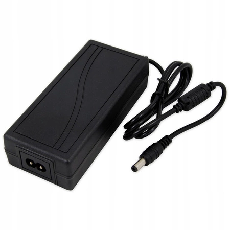 Stolný spínaný napájací zdroj 12V 72W 6A s 2-pinovým káblom Masterled