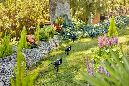 LED reflektorová záhradná lampa 6W 660lm 4000K IP44 čierna nízkonapäťová 12V Philips