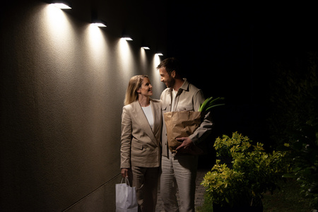 Vonkajšia záhradná lampa Vonkajšia nástenná LED lampa 3W 300lm 3000K IP65 sivá so senzorom pohybu a súmraku Endura Ledvance