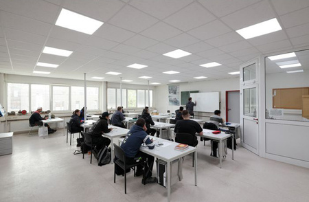 LED panel Kancelárske svietidlo Stropný panel 33W 3630lm 6500K studená biela povrchová montáž biela 60x60cm UGR19 Compact Ledvance