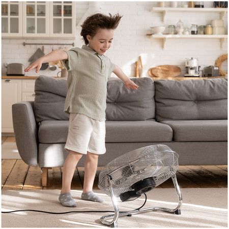 Cirkulačný podlahový ventilátor Ventilátor 60cm 100W strieborný VIENTO Kobi