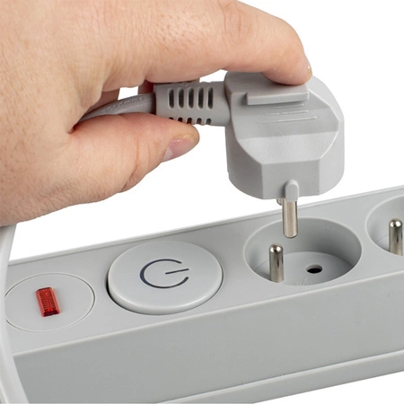 Predlžovací kábel s prepäťovou ochranou 1,5M 5GN Sieťová sivá Napájacia lišta + vypínač