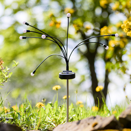 Solárna záhradná lampa LED TULIO poháňaná dekoratívnymi fúkacími guľami RGB LUMILED