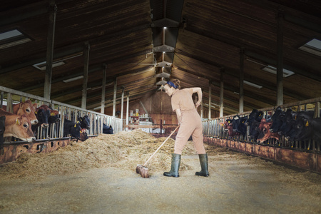 LED 130W 15000lm 6500K IP65 Black Highbay Ufo Ledvance priemyselné vonkajšie svietidlo