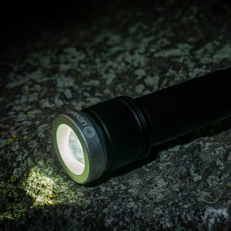 LED taktické pátracie svietidlo ručné dobíjateľné 15W 1400lm 6500K studená biela čierna baterka Ledvance