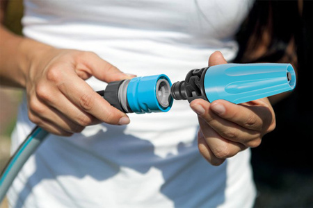 Nastaviteľný priamy zavlažovač pre záhradnú hadicu BASIC CELLFAST