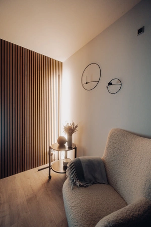 Inteligentná LED stojaca lampa 14W 550lm Stmievateľná RGBW CCT Diaľkové ovládanie 140cm biela SMART+ WiFi Podlahový roh Ledvance