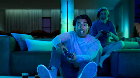 LED pás pre TV 75" Gradient 20W 1100lm IP20 Biela a farebná atmosféra RGB + TW Smart SMART Zigbee Bluetooth Gradient TV Strip Philips HUE