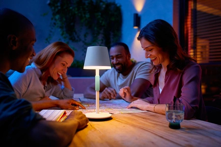 Stolná LED lampa 6,2 W 530 lm biela a farebná Ambiance RGB + TW White 35 cm Smart SMART Zigbee Bluetooth Go Table Philips HUE