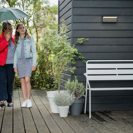 Záhradné nástenné svietidlo Vonkajšie fasádne svietidlo LED 3,8 W 800 lm 2700 K so senzorom pohybu a súmraku Antracit Bustan Ultra Efficient Philips