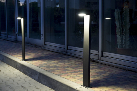 Vonkajšia záhradná lampa Stojaca LED PARK Karo KR-580 10W 720lm 4000K neutrálna biela 58cm Su-Ma