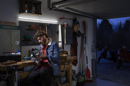 Lineárne pásové svetlo 8W 900lm 4000K, neutrálna bielaprepínačom Biela lišta Ledvance