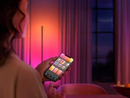 Gradientná LED stolová lampa 11,8 W 1040 lm IP20 biela a farebná Ambiance RGB + TW White 55 cm Smart SMART Zigbee Bluetooth Signe Philips HUE