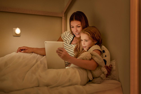 Orientačné nočné svetlo LED pre zásuvku 0,5 W 15 lm 3000K teplá biela stmievateľné so súmrakovým senzorom Biela Lunetta Ledvance