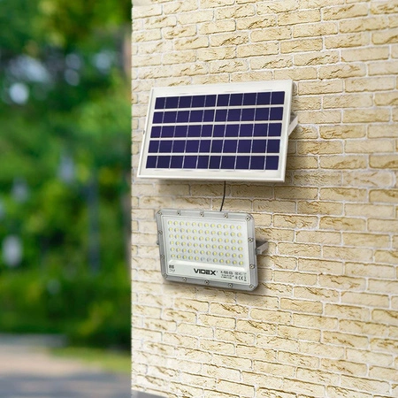 LED solárny reflektordiaľkovým ovládaním 50W 1000lm 5000K neutrálna biela 90° 3,2V IP65 IK07 Povrchová montáž Sivá VIDEX