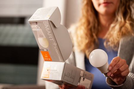 LED žiarovka B22 9W = 60W 806lm CCT Stmievateľná SMART+ WiFi Classic Ledvance