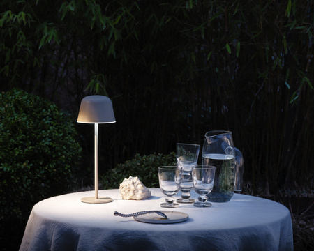 Vonkajšia stolová lampa LED Dobíjateľná stmievateľná 2,5W 200lm 2700/4000/6500K IP54 Béžová Endura Ledvance