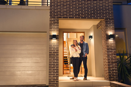 Vonkajšia záhradná lampa Vonkajšia nástenná LED lampa 14W 550lm 3000K, teplá biela RGBW Top Down Stmievateľné IP44 Grey SMART+ WiFi Brick Ledvance