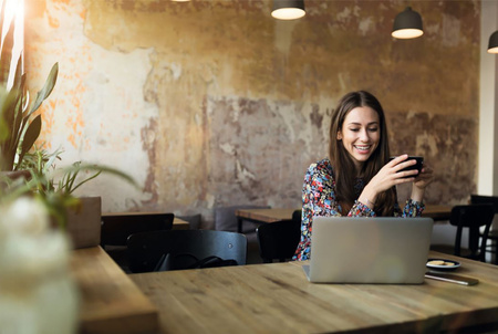 LED žiarovka E27 guľka P45 10W = 75W 1055lm 3000K teplá biela 180° LUMILED