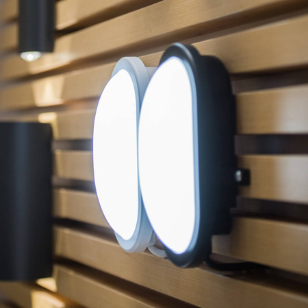 Vonkajšie priemyselné nástenné svietidlo LED 11W 840lm 4000K IP54 čierneprepážkou Ledvance Emergency Module