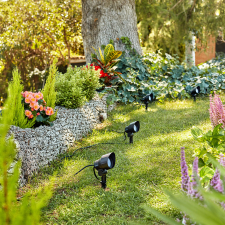 LED reflektorová záhradná lampa 6W 600lm 2700K IP44 čierna nízkonapäťová 12V Philips