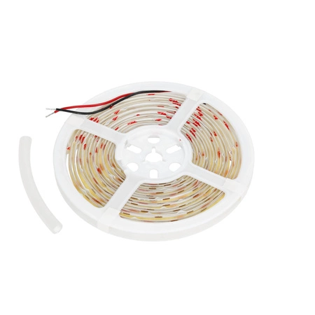 Vonkajší LED pásik 5W 475lm 6500 studená biela 1600LED 12V 5m IP65 CRI90 Tramo Premium Kobi