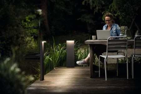 Vonkajší záhradný svetelný stĺp 77cm LED 9W 1000lm 2700K IP44 Bustan Philips