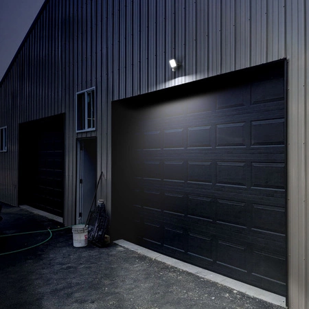 LED reflektor 20W 1900lm 5000K studený so senzorom pohybu a súmraku čiernymliečnym tienidlom Videx