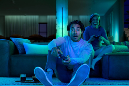 Gradientná LED stolová lampa 11,8 W 1040 lm IP20 biela a farebná Ambiance RGB + TW čierna 55 cm Smart SMART Zigbee Bluetooth Signe Philips HUE