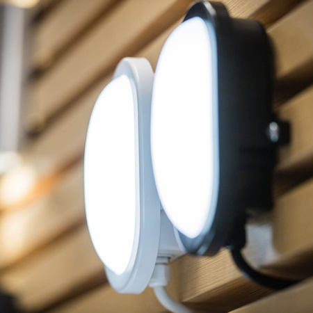 Vonkajšia priemyselná nástenná lampa LED 6W 420lm 4000K IP54 bielanúdzovým modulom Ledvance