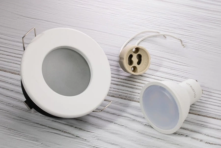 Zapustené halogénové svietidlo Kruhové biele AQUS + LED žiarovka GU10 5W 4000K neutrálna biela 120° Lumiled