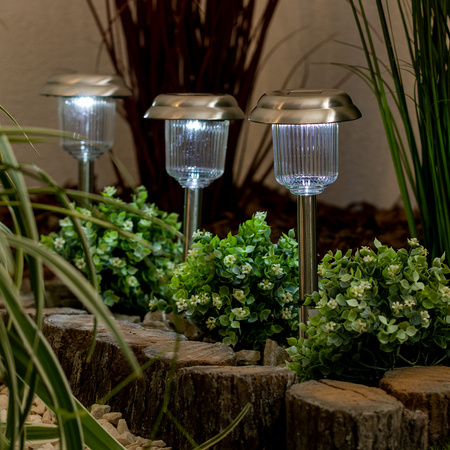 Solárna záhradná lampa LED poháňaná vonkajším studeným chrómom