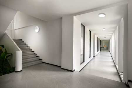 Vonkajšia priemyselná nástenná lampa LED 9,5 W 1220 lm 3000/4000K IP65 bielapredsádkou Ledvance Emergency Module