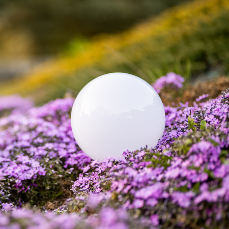 LED ATRIS Solárne záhradné svietidlo poháňané zemnou bielou guľou 15 cm RGB LUMILED