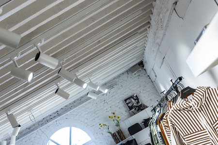 Spínač prípojnice osvetlenia 3-fázový typ L biely Masterled