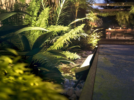 Vonkajšie LED 20,5 W 1420 lm 80 cm IP65 biele a farebné ambiance RGB + TW Black Smart SMART Zigbee Bluetooth Amaranth Philips HUE záhradné svetlo