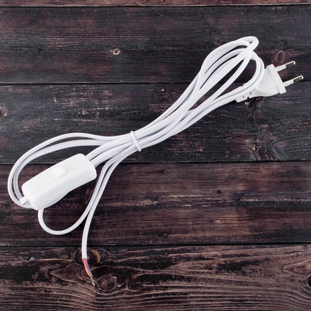 Pripojovací kábel 2,5 m 2x0,5 s kolískovým spínačom BIELA