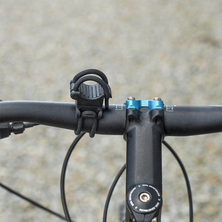 Univerzálny držiak na riadidlá pre svetlo baterky na bicykel VAYOX