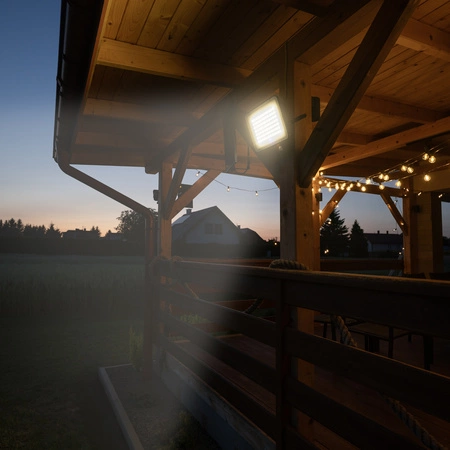 Solárne LED halogénové reflektory 300W Záhradná lampa 4000K IP65 PIR senzor pohybu + diaľkové ovládanie FULGOR LUMILED