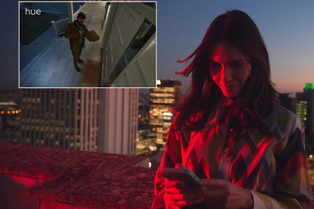 Vnútorná káblová kamera IP 1080p Full HD CMOS čierna Zigbee WiFi SMART Bezpečnostná kamera Secure Philips HUE