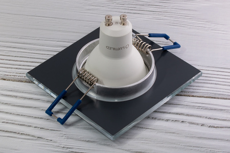 Súprava svietidiel Ariel LUMILED GU10 MR15 Square glass na zapustenú montáž + žiarovka LED GU10 6W 3000K 120°