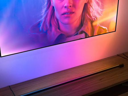 LED svetelná lišta TUBA 140 cm Gradient 20W 1800lm IP20 Biela a farebná Ambiance RGB + TW Black Smart SMART Zigbee Bluetooth Play Tube Philips HUE