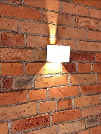 Vonkajšie fasádne svietidlo KINKIET LED 2x 3W 4000K IP54 Leo White