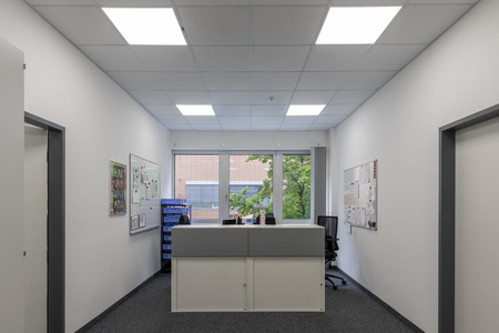 Panelové stropné svietidlo LED 33W 4320lm 4000K, neutrálna biela povrchovo montované biele 60x60cm Comfort Ledvance