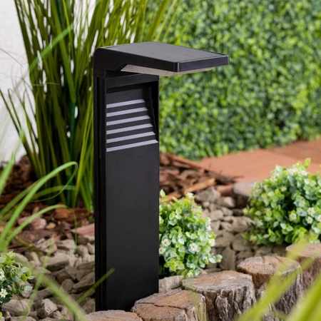 LED solárna záhradná lampa poháňaná stojacou tyčou 57 cm 4000K IP64 so súmrakovým senzorom