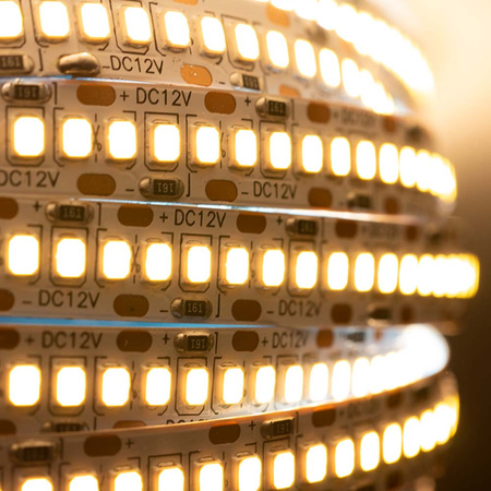 LED pásik 12V 120W 1200LED 2835 teplá biela 10mm 5m